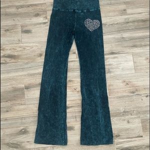 nice flare type yoga pants